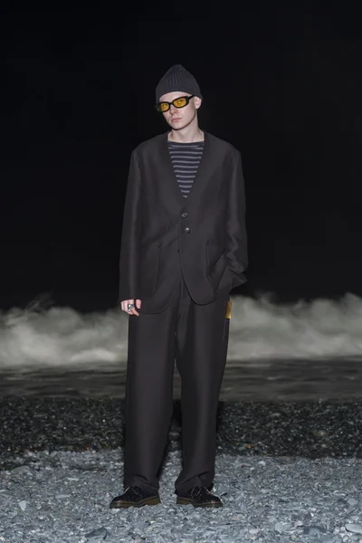 Look 1